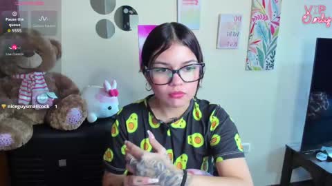 emma_boo_ online show from June 6, 2:44 pm