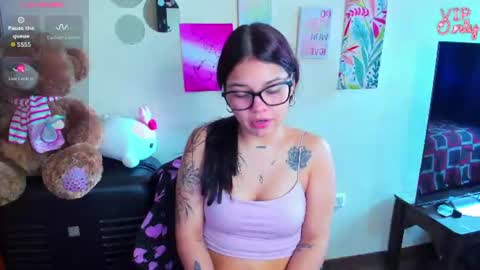 emma_boo_ online show from June 16, 5:26 pm