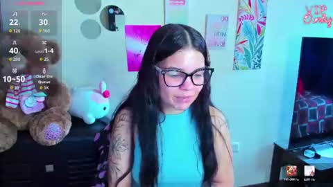 emma_boo_ online show from June 17, 2:07 pm