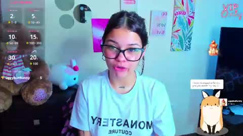 Snapshot of emma_boo_ chatting on June 20, 2:20 pm emma_boo_ online show from June 20, 2:20 pm