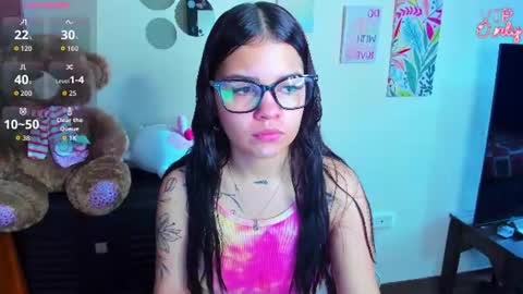 Snapshot of emma_boo_ chatting on June 29, 4:29 pm emma_boo_ online show from June 29, 4:29 pm