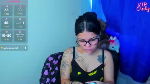 Snapshot of emma_boo_ chatting on July 16, 3:07 pm emma_boo_ online show from July 16, 3:07 pm