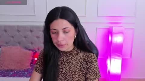 Snapshot of emma_brown_0 chatting on January 28, 8:04 pm Emma online show from January 28, 8:04 pm