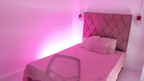 E M M A  online show from February 14, 6:37 pm