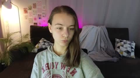 Snapshot of emma_chaser chatting on November 29, 7:44 am emma_chaser online show from November 29, 7:44 am