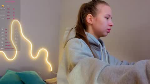 Emma online show from May 24, 4:28 am