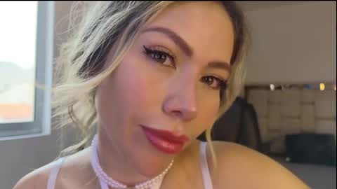 emma coronel online show from February 28, 10:11 pm