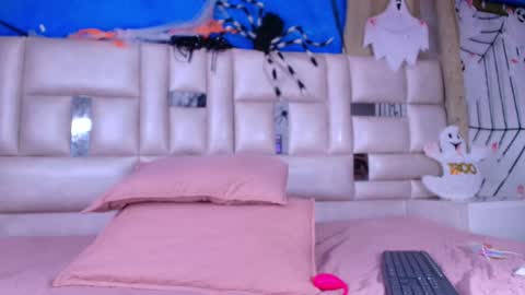 Emma online show from October 31, 3:07 am