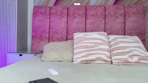 Emma online show from February 1, 3:05 am