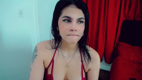 Snapshot of emma_diva chatting on October 29, 11:17 pm emma online show from October 29, 11:17 pm