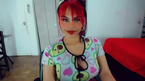 Snapshot of emma_diva chatting on May 15, 8:05 pm emma online show from May 15, 8:05 pm