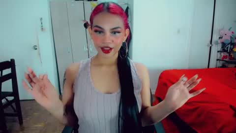 Snapshot of emma_diva chatting on June 15, 11:51 pm emma online show from June 15, 11:51 pm