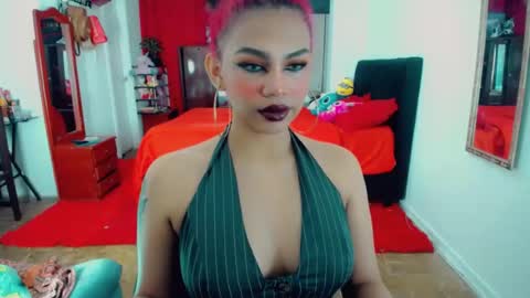 Snapshot of emma_diva chatting on June 16, 10:56 pm emma online show from June 16, 10:56 pm