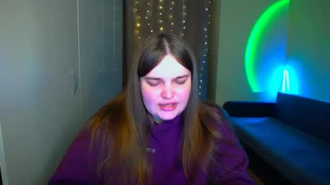 Snapshot of emma_dorn chatting on October 28, 6:32 pm Eva online show from October 28, 6:32 pm