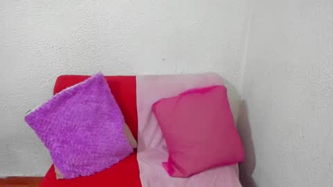 Snapshot of emma_dunncan chatting on March 6, 3:46 am Emma online show from March 6, 3:46 am