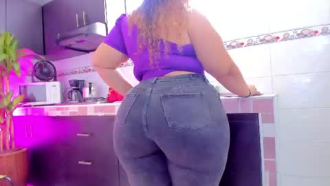 Snapshot of emma_eva1 chatting on August 1, 1:43 pm Emma online show from August 1, 1:43 pm