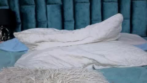 Snapshot of emma_foxi chatting on December 14, 1:27 pm Emma online show from December 14, 1:27 pm