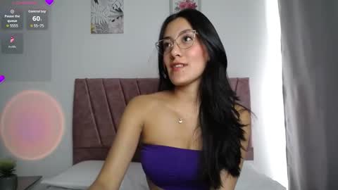 Snapshot of emma_glowof chatting on November 17, 4:57 pm Emma Glow online show from November 17, 4:57 pm