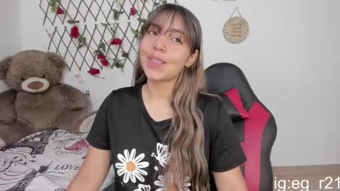 Snapshot of emma_grayys chatting on December 3, 6:32 am emma_grayys online show from December 3, 6:32 am