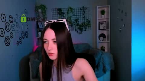 Emma online show from May 5, 12:24 pm