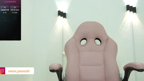 Snapshot of emma_jamess chatting on May 14, 3:46 am emma_jamess online show from May 14, 3:46 am