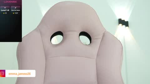 Snapshot of emma_jamess chatting on May 20, 3:45 am emma_jamess online show from May 20, 3:45 am