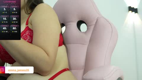 Snapshot of emma_jamess chatting on June 5, 4:08 am emma_jamess online show from June 5, 4:08 am