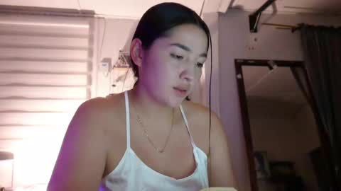 Snapshot of emma_johnson_ chatting on December 10, 1:22 am emma_johnson_ online show from December 10, 1:22 am