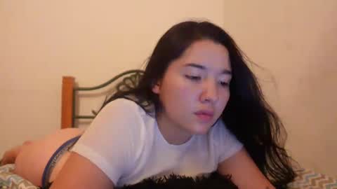 Snapshot of emma_johnson_ chatting on January 8, 3:51 am emma_johnson_ online show from January 8, 3:51 am