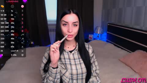 Snapshot of emma_jordan chatting on January 23, 11:48 am Emma online show from January 23, 11:48 am