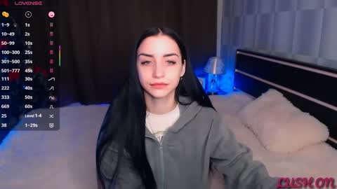 Snapshot of emma_jordan chatting on January 29, 10:05 am Emma online show from January 29, 10:05 am