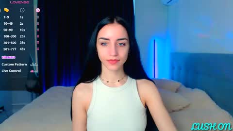 Snapshot of emma_jordan chatting on March 11, 9:02 am Emma online show from March 11, 9:02 am