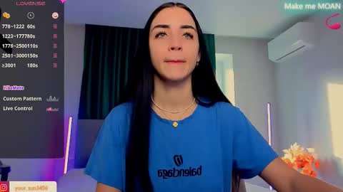 Snapshot of emma_jordan chatting on November 23, 10:48 am Emma online show from November 23, 10:48 am