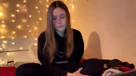 emma_just online show from February 16, 8:32 am