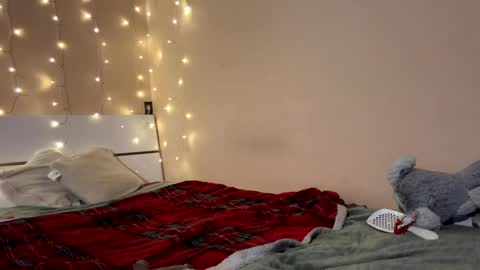 emma_just online show from February 18, 6:04 pm