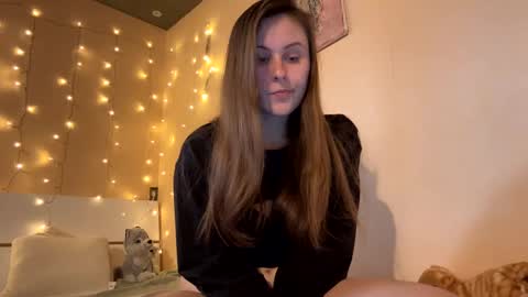 emma_just online show from February 20, 1:51 pm
