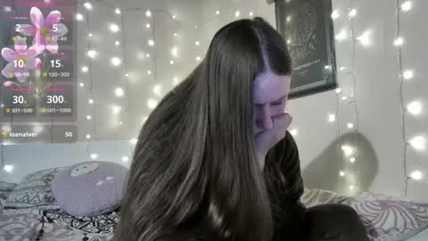 emma_just online show from April 25, 8:17 am