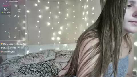 emma_just online show from June 18, 9:14 am