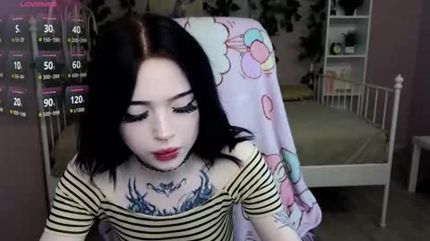 emma_kirks online show from November 21, 10:25 am