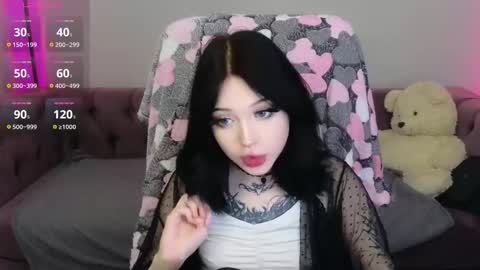 emma_kirks online show from December 15, 10:30 am