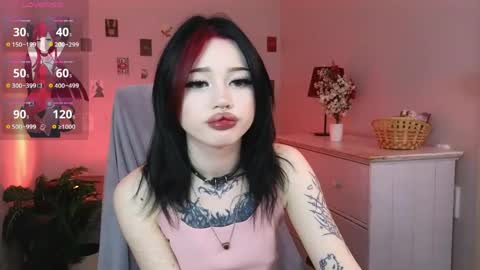 emma_kirks online show from May 5, 12:35 pm