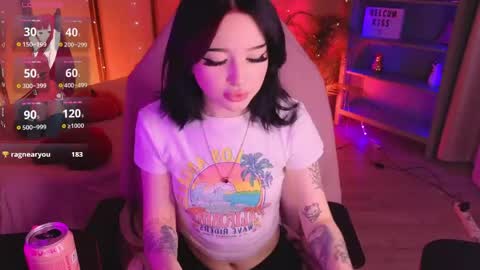 emma_kirks online show from May 8, 12:43 pm