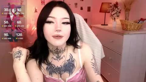 emma_kirks online show from May 28, 12:35 pm
