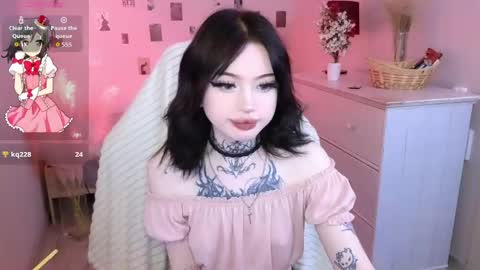 emma_kirks online show from June 9, 12:50 pm