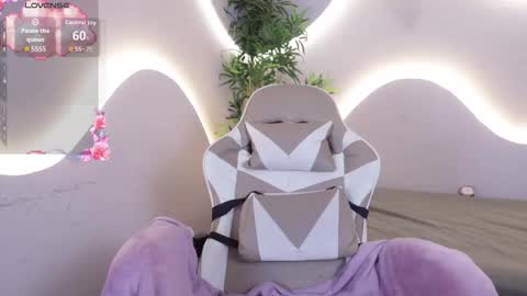 Snapshot of emma_lirys chatting on November 20, 5:51 am Emma online show from November 20, 5:51 am