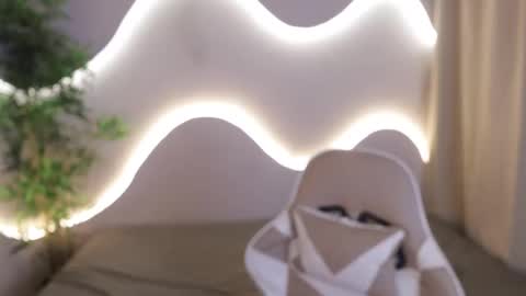 Snapshot of emma_lirys chatting on November 25, 5:07 am Emma online show from November 25, 5:07 am