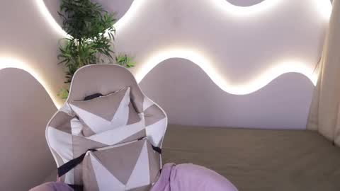 Snapshot of emma_lirys chatting on November 29, 4:26 am Emma online show from November 29, 4:26 am