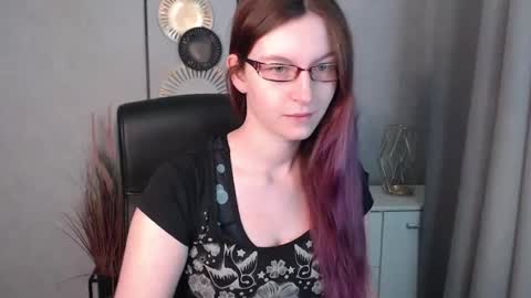 emma online show from December 28, 7:33 am