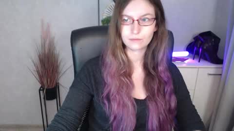 emma online show from October 30, 6:48 am