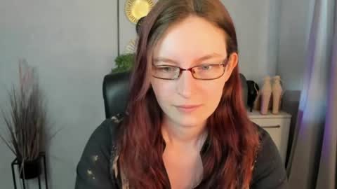 emma online show from June 26, 5:56 am